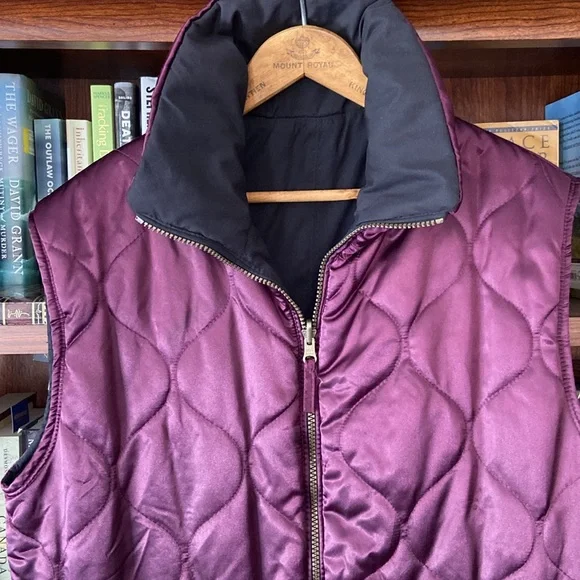 Obermeyer Mont Blanc Reversible Puffer Vest in Purple & Black Women's Size 12 - Picture 2 of 9